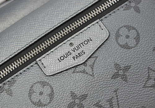 ルイヴィトン LOUIS VUITTON メンズ アウトドア・メッセンジャー シルバー ショルダーバッグ M30830