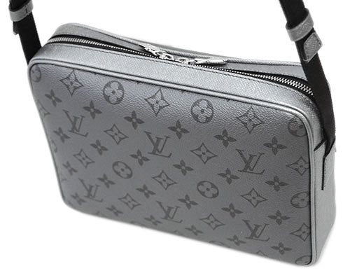 ルイヴィトン LOUIS VUITTON メンズ アウトドア・メッセンジャー シルバー ショルダーバッグ M30830