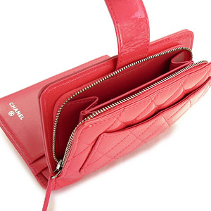 シャネル 財布 CHANEL 二つ折りフラップ マトラッセ キルティング クラシック ココマーク パテントレザー コーラルピンク A48667