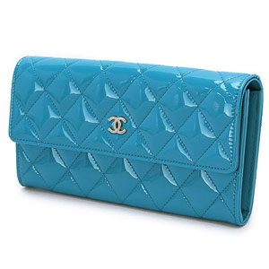 シャネル財布 CHANEL 二つ折りフラップ マトラッセ/キルティング パテントレザー ブルー×SV A50096