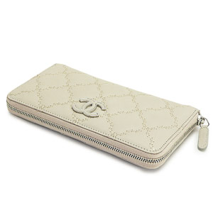 シャネル長財布CHANEL ラウンドファスナー キルティング レザー ココマーク ホワイト A69099