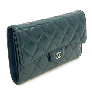 シャネルCHANEL 長財布 三つ折り ココマーク パテント キルティングレザー/マトラッセ ターコイズ A31506