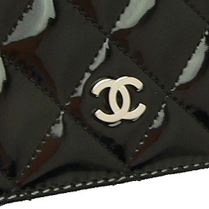 シャネル CHANEL 長財布 二つ折り ココマーク パテント キルティングレザー マトラッセ ブラック A31509