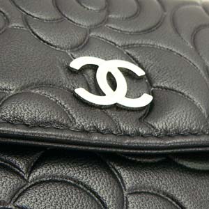 シャネル 長財布 CHANEL シャネル 財布 二つ折り カメリア 型押し レザー ココマーク ブラック×シルバー A50084