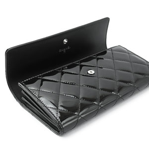 シャネル 二つ折り財布 パテントレザー ブリリアント キルティング ブラック A50107