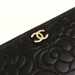 シャネルCHANEL 長財布 ラウンドファスナーカメリア型押し レザー ココマーク入り ブラック×ゴールド A50085