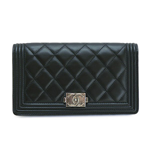CHANELシャネル 財布 二つ折り BOY CHANEL/ボーイシャネル パリボンベイ キルティング マトラッセ レザー ブラック A68722