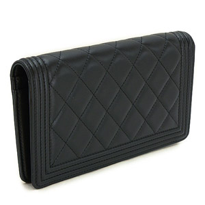 CHANELシャネル 財布 二つ折り BOY CHANEL/ボーイシャネル パリボンベイ キルティング マトラッセ レザー ブラック A68722
