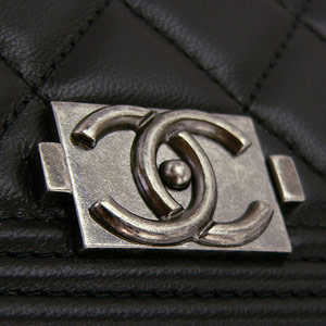 CHANELシャネル 財布 二つ折り BOY CHANEL/ボーイシャネル パリボンベイ キルティング マトラッセ レザー ブラック A68722 