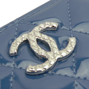 シャネル財布 CHANEL  ラウンドファスナー パテントレザー ブリリアント キルティング ロイヤルブルー A50106