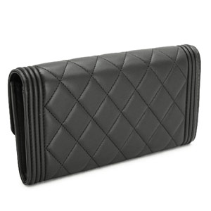 シャネル財布CHANEL 二つ折りフラップ BOY CHANEL/ボーイシャネル キルティング マトラッセ レザー ブラック A68910 