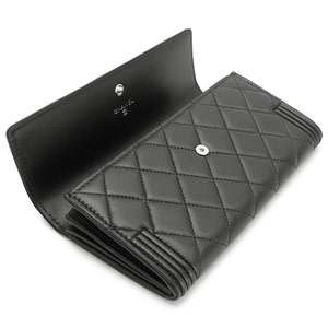 シャネル財布CHANEL 二つ折りフラップ BOY CHANEL/ボーイシャネル キルティング マトラッセ レザー ブラック A68910 