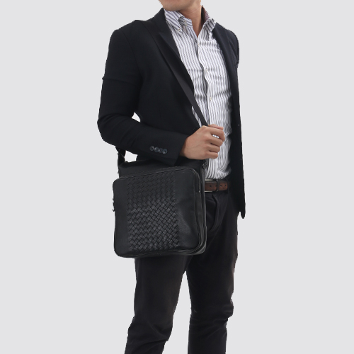 ボッテガヴェネタ BOTTEGA VENETA ショルダーバッグ イントレチャート 【INTRECCIATO】 ブラック 396060 VAKH1 1000 メンズ