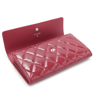 シャネルCHANEL 二つ折りフラップ ココマーク キルティング パテントレザー レッド系 A69351 Y25149 0A468