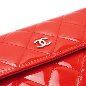 シャネル財布 CHANEL  二つ折りフラップ パテントレザー キルティング マトラッセ レッド A50096 PATE RDSV