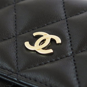 シャネルCHANEL 財布 二つ折りフラップ キルティング マトラッセ ラムレザー ブラック/GD A50096 Y01480 C3906
