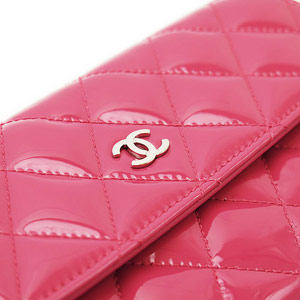 シャネル CHANEL  財布 二つ折りフラップ マトラッセ/キルティング パテントレザー ピンク×SV A50096 Y06830 0A419