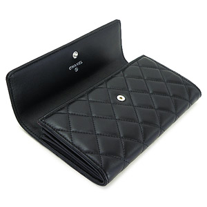 シャネル 財布 CHANEL 二つ折りフラップ キルティング マトラッセ ラムレザー ブラック/SV A50096 Y01480 C3906
