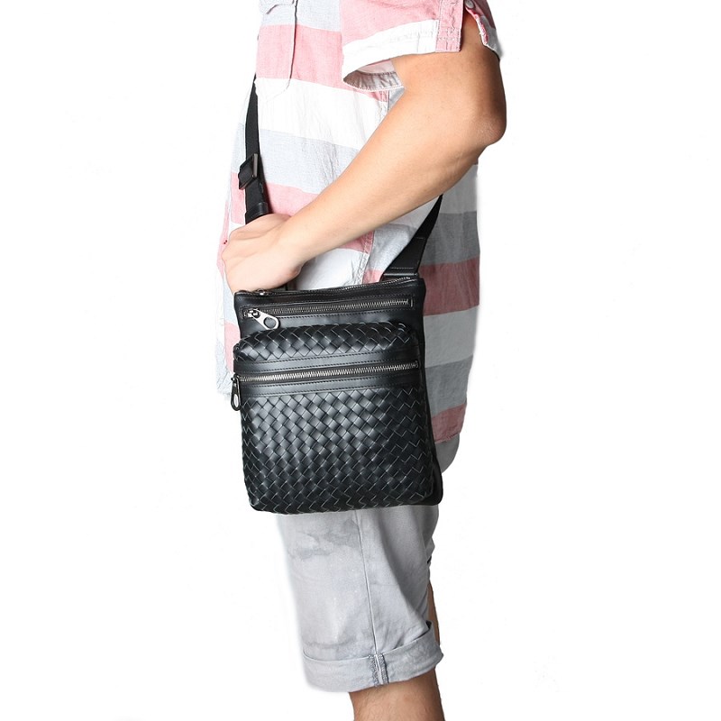 Bottega Veneta  カーフ ショルダーバッグブラック39930-9BK