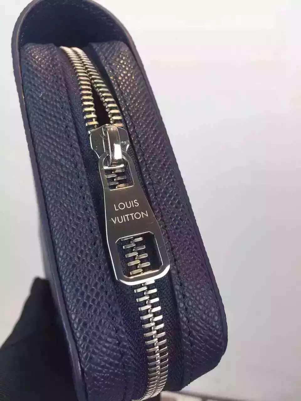 Louis Vuitton ルイヴィトン ポルトフォイユ・ジッピーXL M42097