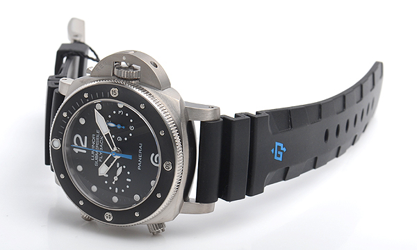 パネライ  サブマーシブル１９５０ ３デイズ フライバッククロノ ４７ｍｍ PAM00615