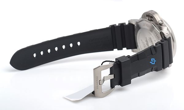 パネライ  サブマーシブル１９５０ ３デイズ フライバッククロノ ４７ｍｍ PAM00615