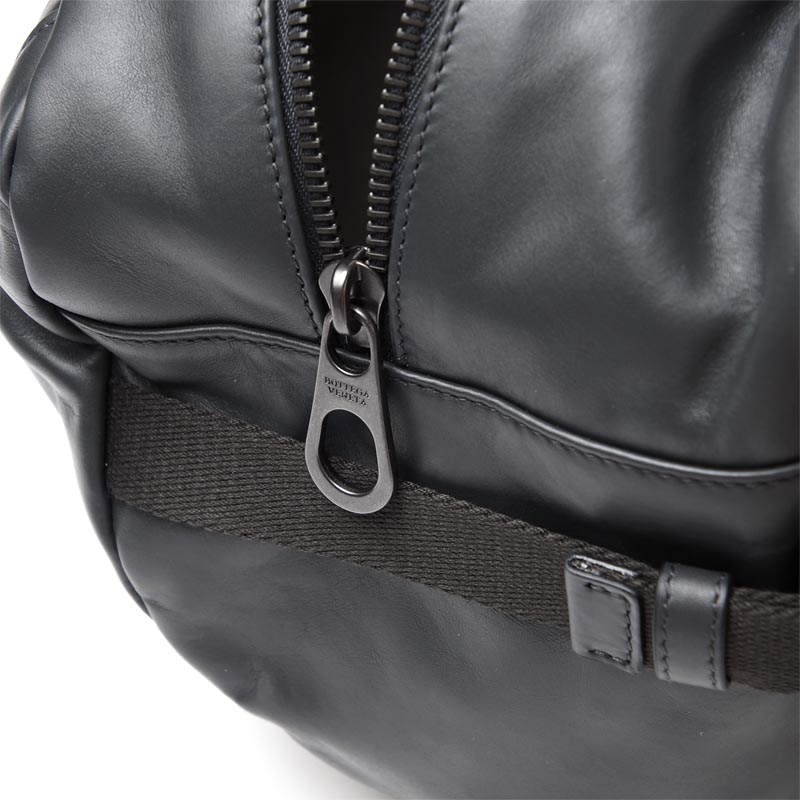 ボッテガヴェネタ ボディバッグ/ウエストバッグ/LEGGERO /アルドアーズ グレー系361013 vq121 2186 メンズ