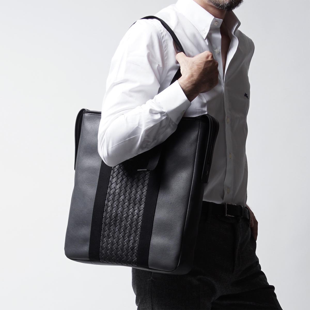 ボッテガヴェネタショルダーバッグ WASHED LAMB ミディアムグレー×ブラック グレー系 392355 vauf1 8365 メンズ