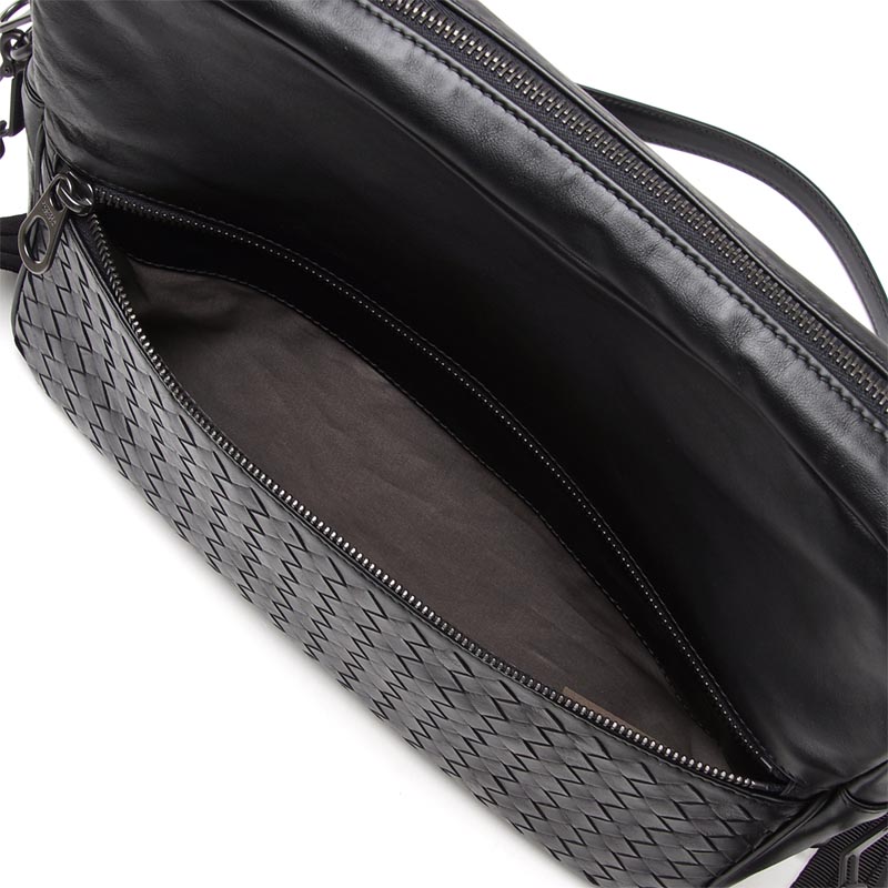 ボッテガヴェネタ/BOTTEGA VENETA メッセンジャーバッグ ショルダーバッグ(2WAY仕様) EXTRA LIGHT ネロ ブラック系 407638 vaxt1 1000 メンズ