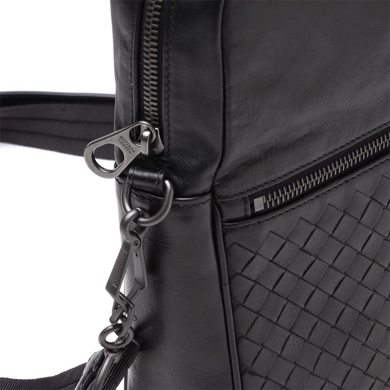ボッテガヴェネタ/BOTTEGA VENETA メッセンジャーバッグ ショルダーバッグ(2WAY仕様) EXTRA LIGHT ネロ ブラック系 407638 vaxt1 1000 メンズ