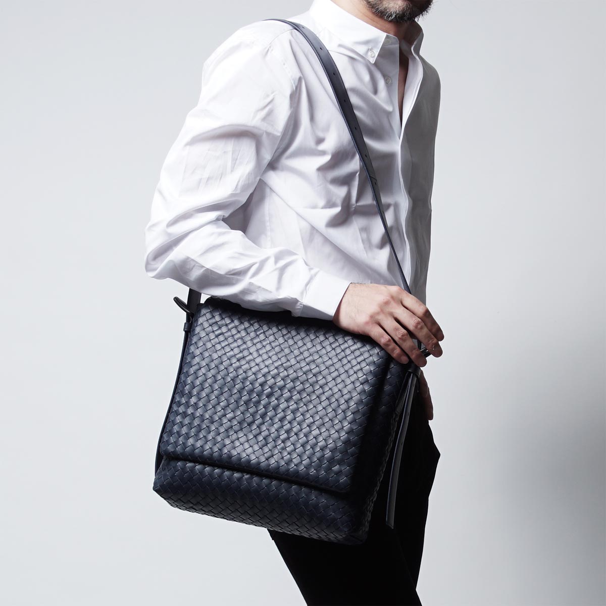 ボッテガヴェネタ/BOTTEGA VENETA ショルダーバッグ LEGGERO プリュッセ ブルー系 406275 vq131 4058 メンズ