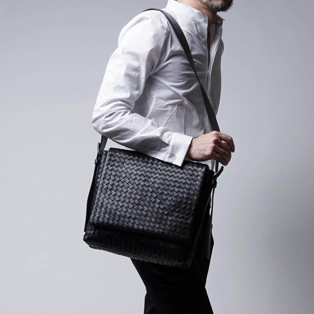 ボッテガヴェネタ BOTTEGA VENETA ショルダーバッグ LEGGERO NERO ブラック系 406275 vq131 1000 メンズ