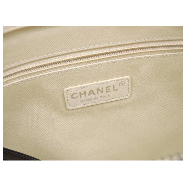 CHANEL　シャネル　ソフトキャビア 2WAYショルダーバッグ キャビアスキン　ブラック CH63693