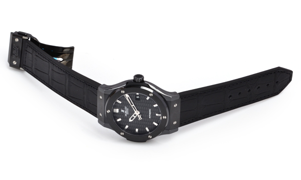 ウブロ クラシックフュージョン ブラックマジック セラミック４２ｍｍ 542.CM.1770.LR