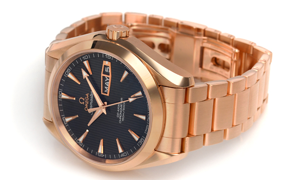 オメガ  シーマスター アクアテラ 231.50.43.22.06.001