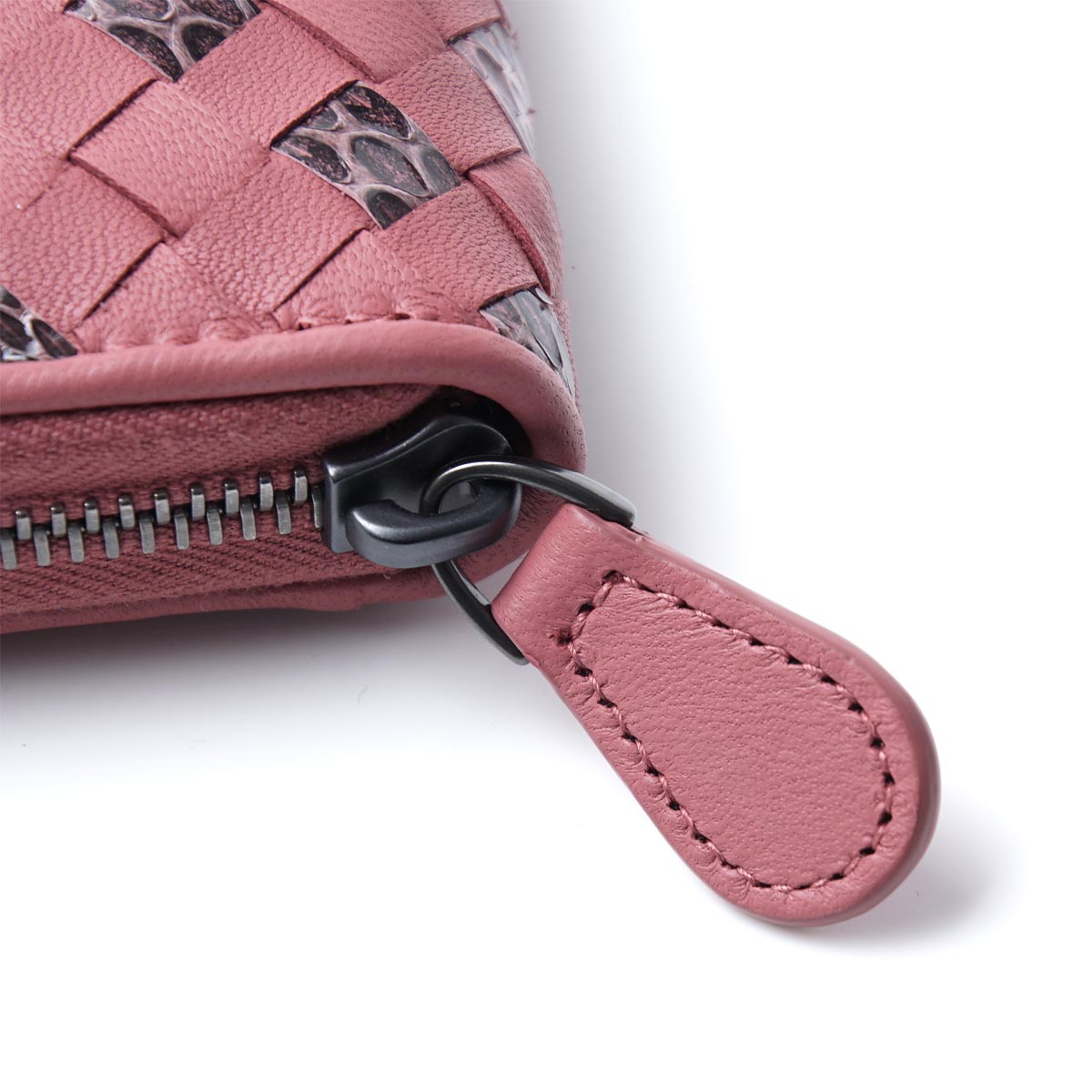 ボッテガヴェネタBOTTEGA VENETA ラウンドファスナー長財布[小銭入れ付き] AYERS×NAPPA ダスティーローズ ピンク系 114076 vv211 5707 レディース