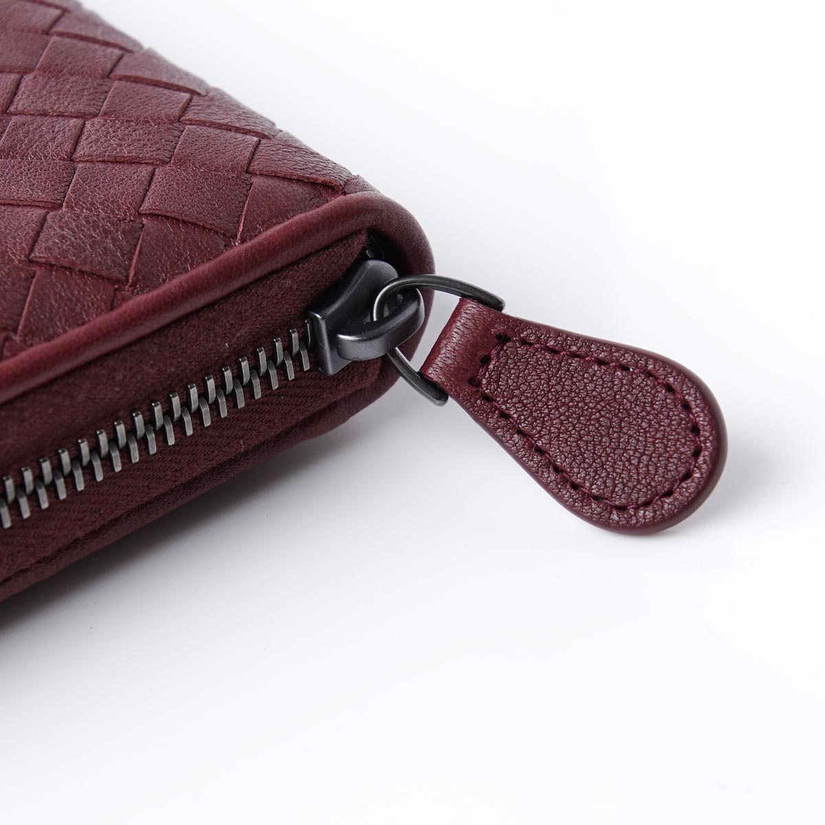 ボッテガヴェネタBOTTEGA VENETA ラウンドファスナー 長財布[小銭入れ付き] WASHED LAMB バローロ レッド系 114076 vx051 2240 メンズ＆レディース