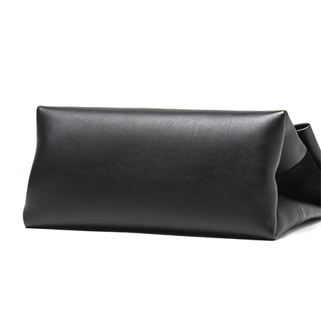 セリーヌCELINE レザーショルダーバッグ オールソフト 17218 3sib 38no ss