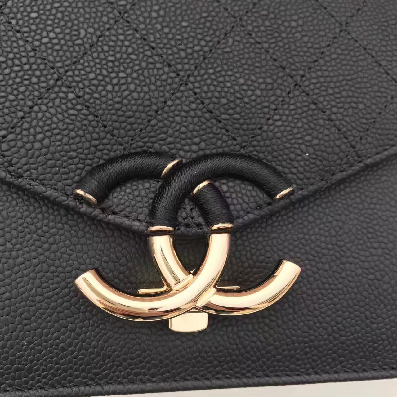 ブランドシャネル  chanel ハンドバッグ　グレインド　カーフスキン　ブラック A93659 Y61153 C0201