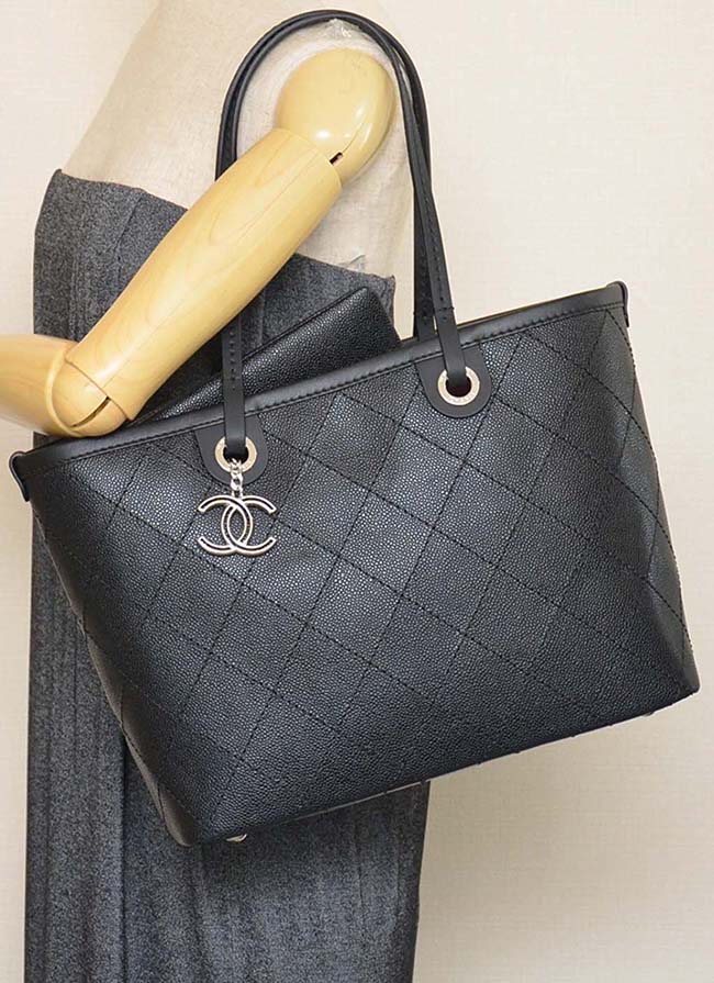 (シャネル)CHANEL 　型押レザートートバッグ　A92211