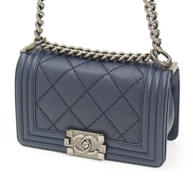 Chanel　ボーイシャネル チェーンショルダーバッグ 18番 A67085 ネイビー