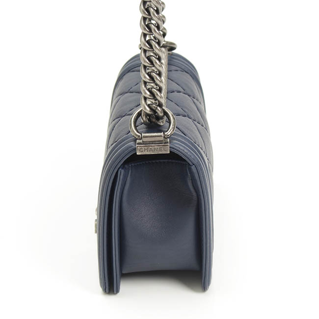 Chanel　ボーイシャネル チェーンショルダーバッグ 18番 A67085 ネイビー
