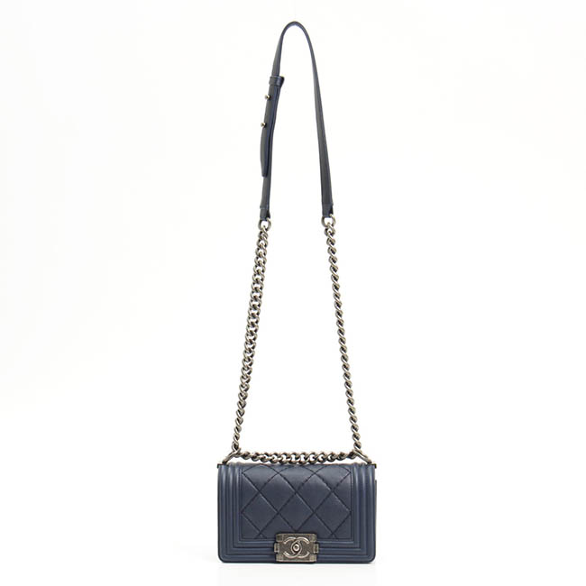 Chanel　ボーイシャネル チェーンショルダーバッグ 18番 A67085 ネイビー
