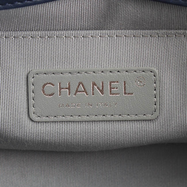 Chanel　ボーイシャネル チェーンショルダーバッグ 18番 A67085 ネイビー