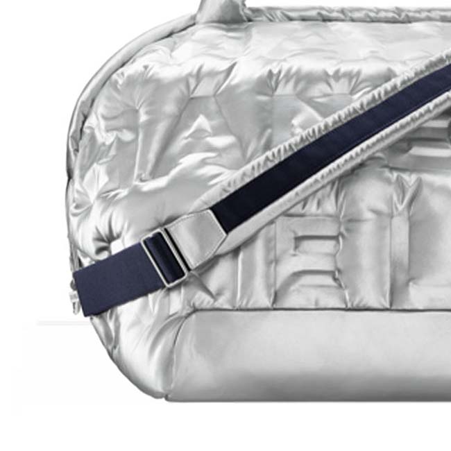 CHANEL ラージ　ジップエンボスナイロンバッグ Silver A91935 Y82702 45002
