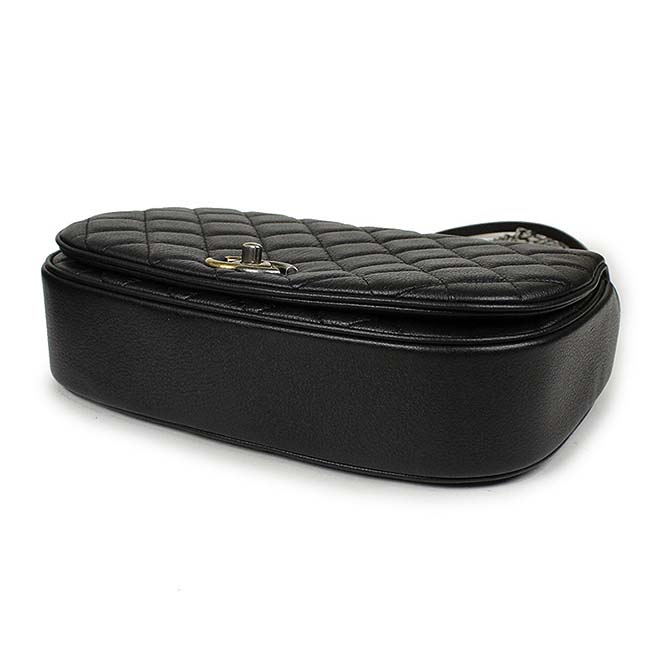 シャネル マトラッセ カーフ チェーンショルダーバッグ A98552