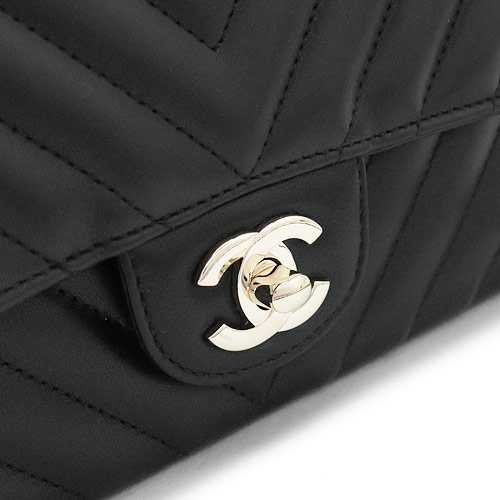 シャネル ショルダーバッグ CHANEL レディース シェブロン ポシェット ココマーク キルティング レザー ブラック/GD A69900 Y25539 94305