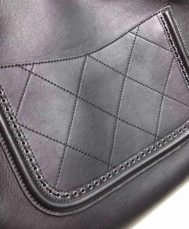 CHANEL ラージ ショッピング バッグ A69994 Y83239 94305 カーフスキン/アイレット ブラック 