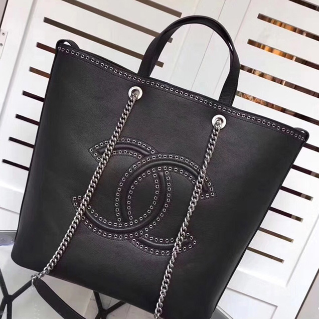 CHANEL ラージ ショッピング バッグ A69994 Y83239 94305 カーフスキン/アイレット ブラック 