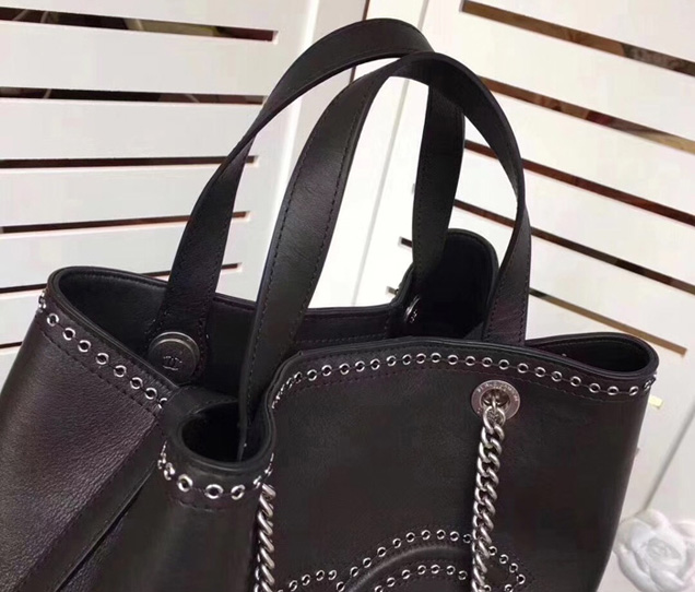 CHANEL ラージ ショッピング バッグ A69994 Y83239 94305 カーフスキン/アイレット ブラック 